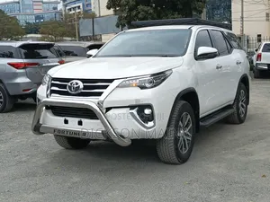 Toyota Fortuner 2.8 D AWD 2018 White