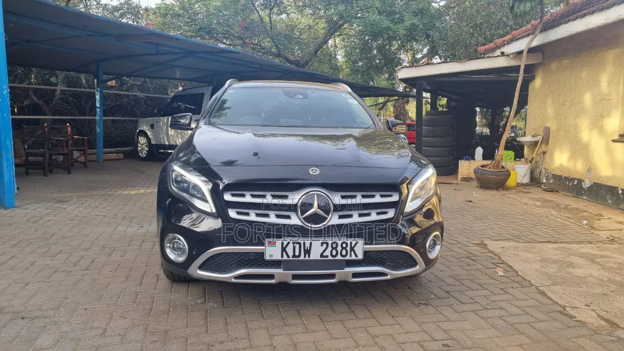 Mercedes-Benz GLA-Class 2018 Black