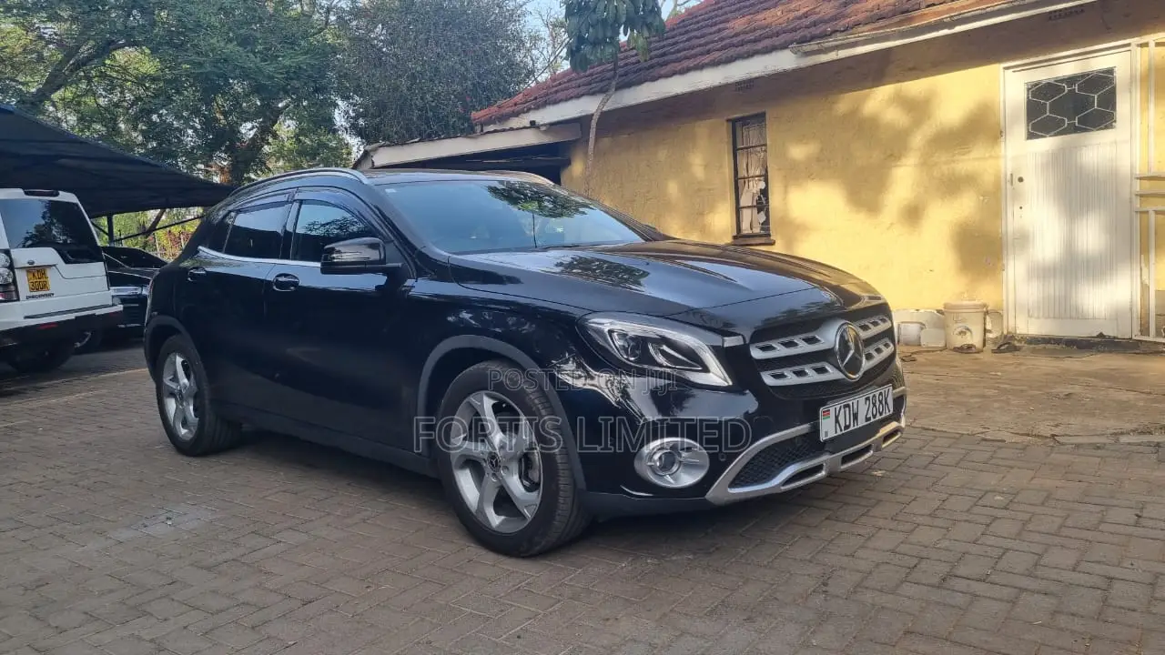 Mercedes-Benz GLA-Class 2018 Black