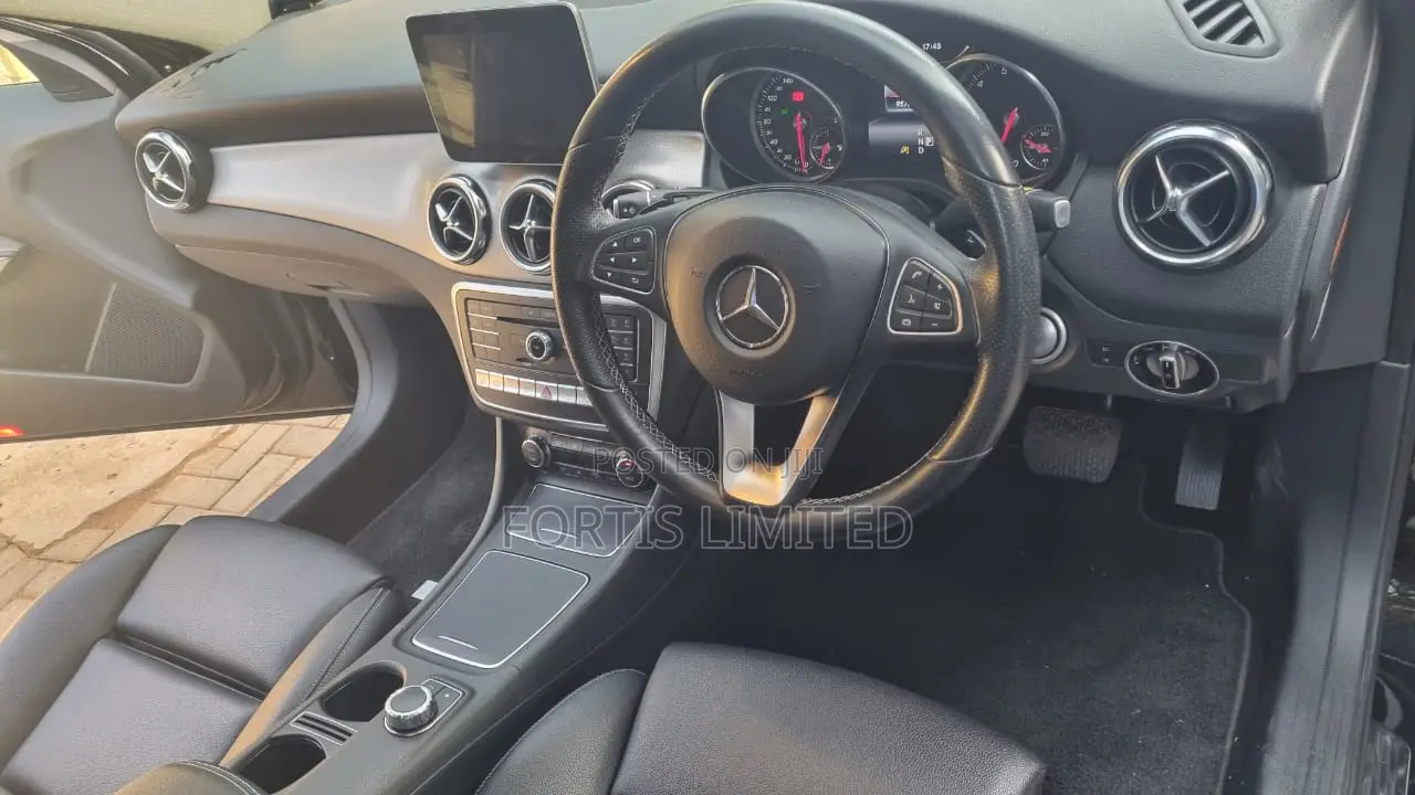 Mercedes-Benz GLA-Class 2018 Black