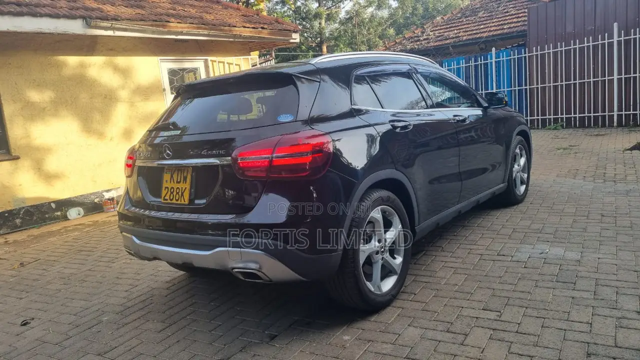 Mercedes-Benz GLA-Class 2018 Black