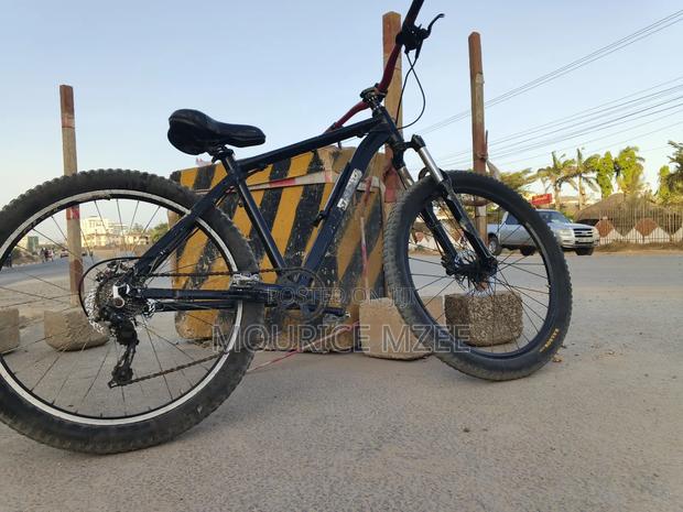 Trek MTB Dirt Jumper With Riser Bars Hydraulic Disk Brakes