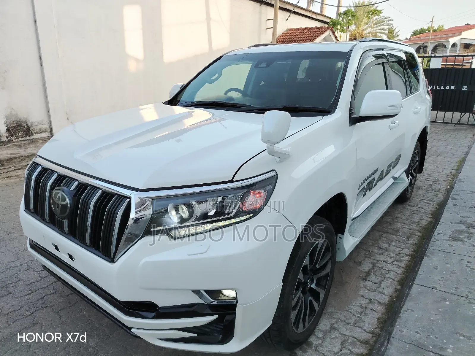 Toyota Land Cruiser Prado 2.8 2020 White