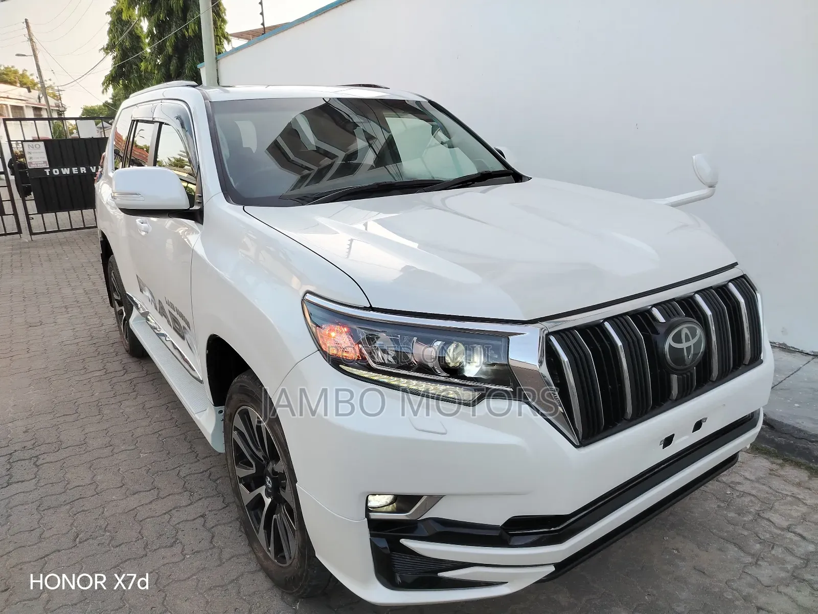 Toyota Land Cruiser Prado 2.8 2020 White