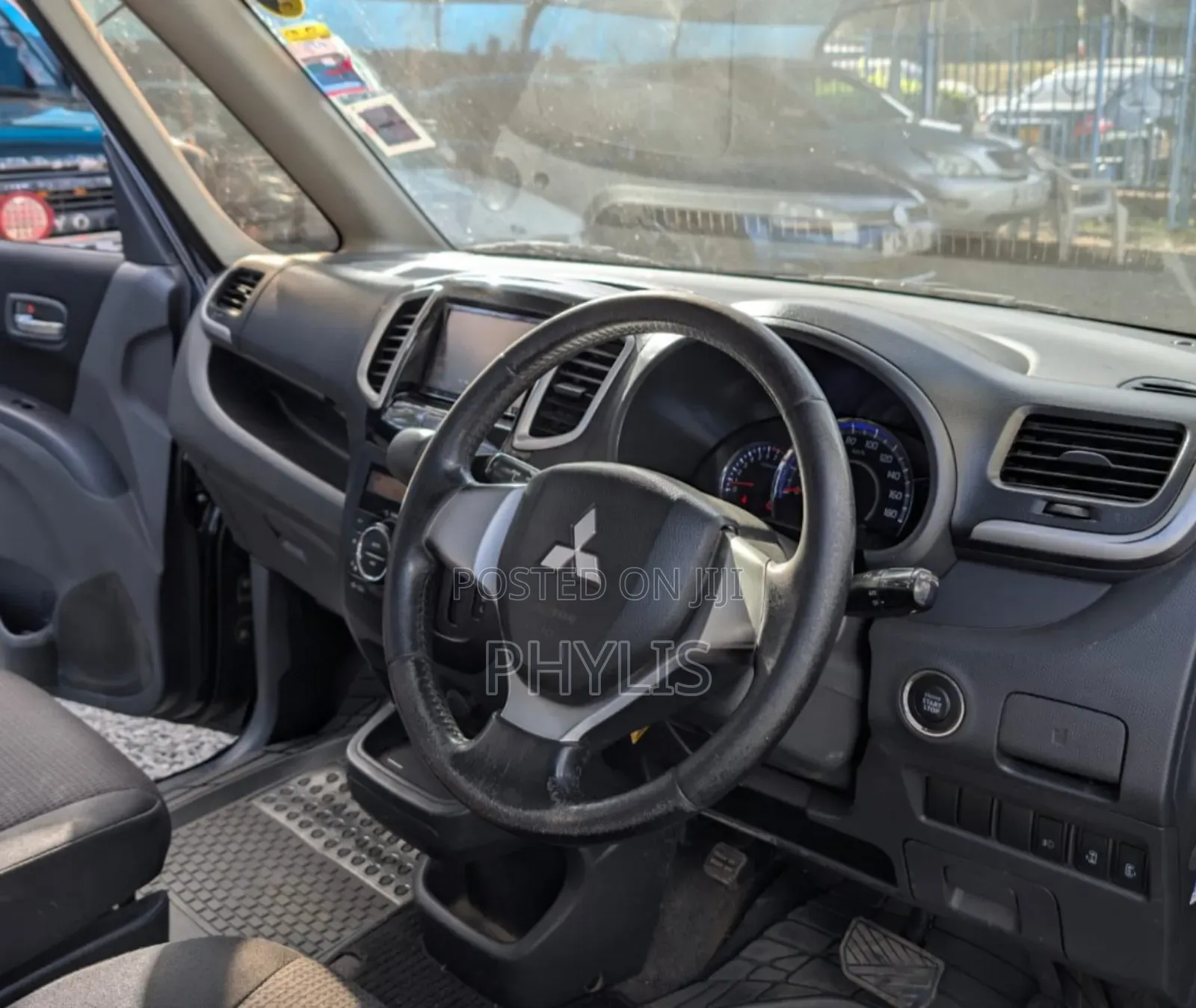 Mitsubishi Delica 2014 Black