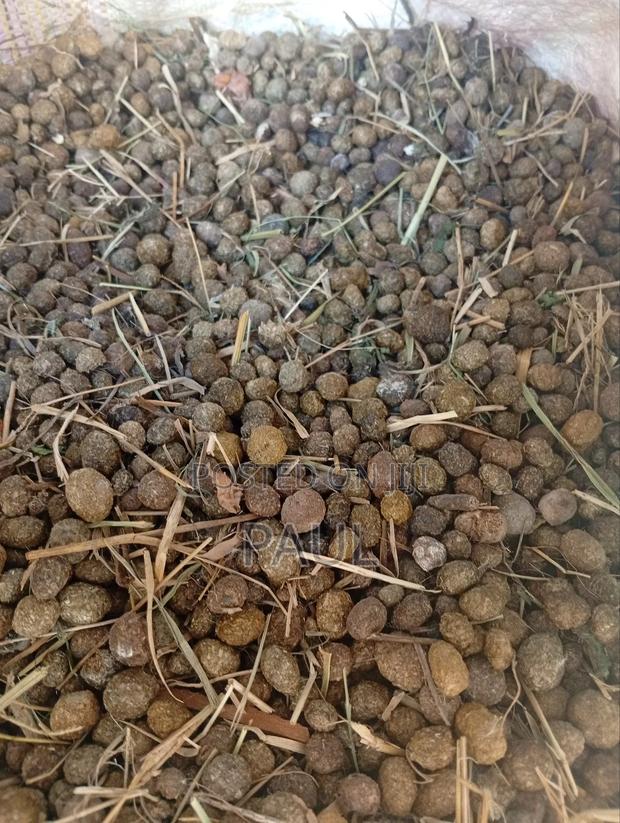 Rabbit Manure and Urine - main view