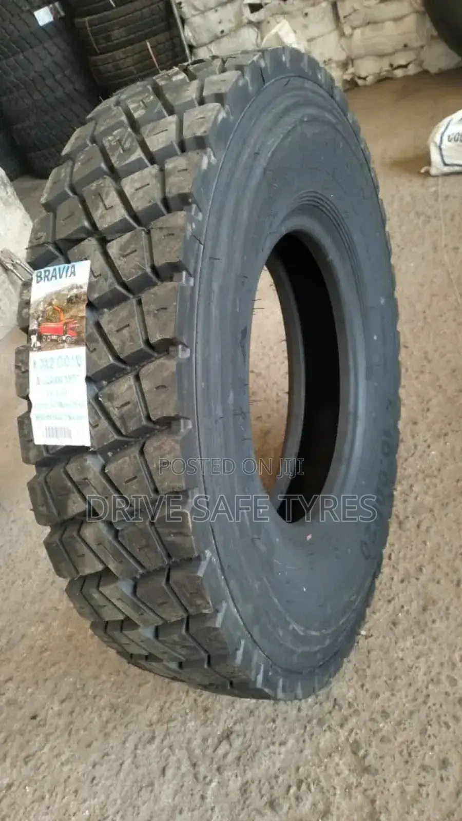 10.00 R 20 Brand New Tyre Diff