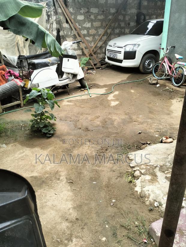 Piaggio Scooter 1998 White - main view