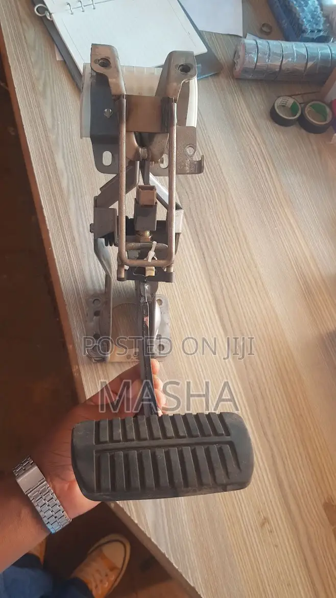Sg5 Forester Console Brake Pedal