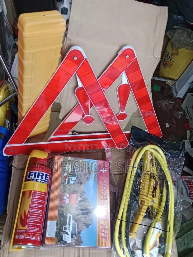 4x Compact Vehicle Safety Kit