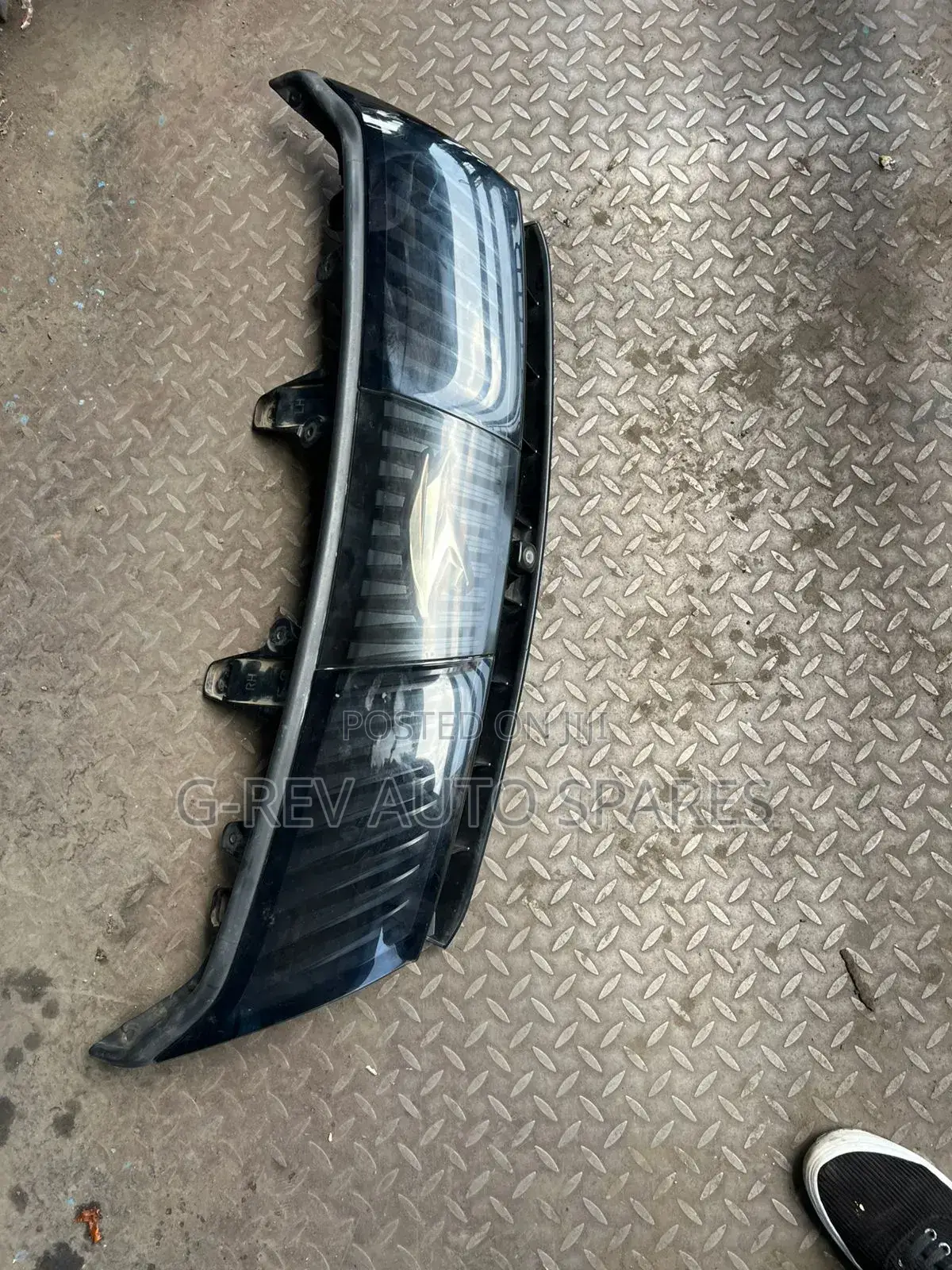 Harrier 2014-2018  Grill  With  Camera