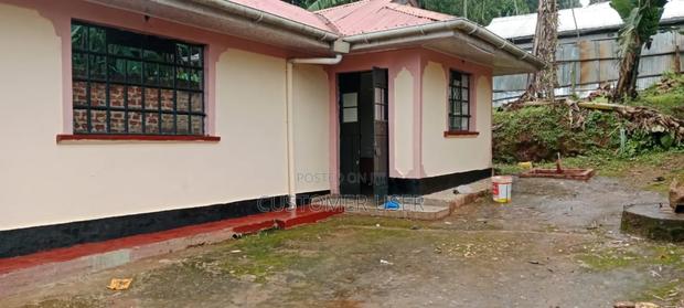 3bdrm Mansion in Ikonyero, Jamindas , Shirere for rent