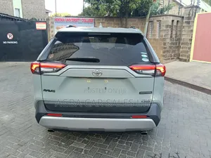 Toyota RAV4 2019 Green