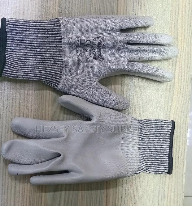 Cut Resistant Gloves - thumbnail 2