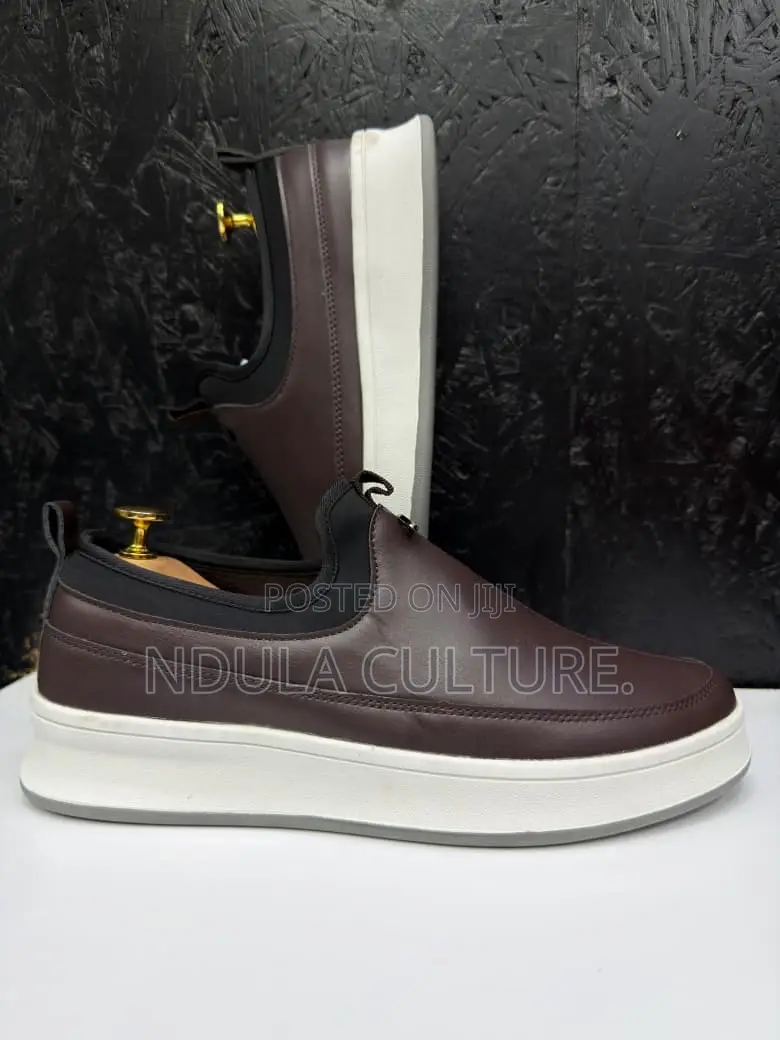 Clarks Slip ~On Casuals