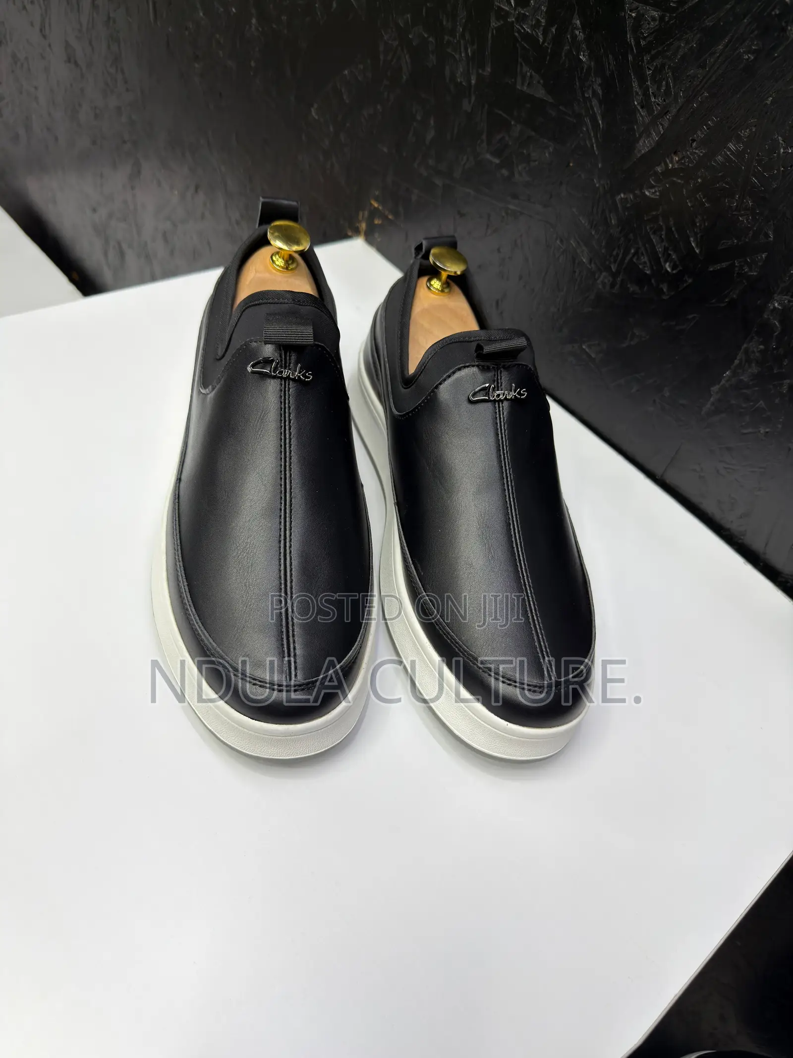 Clarks Slip ~On Casuals
