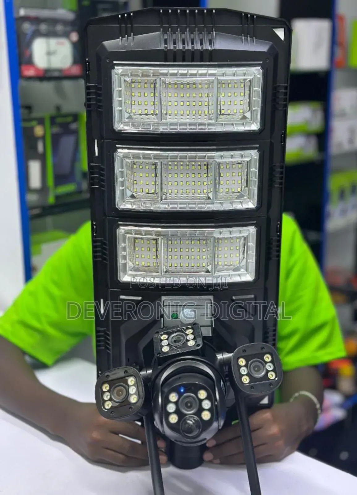 Vc23-4g (Triple Lens With Floodlight)
4g + Floodlight
Camera