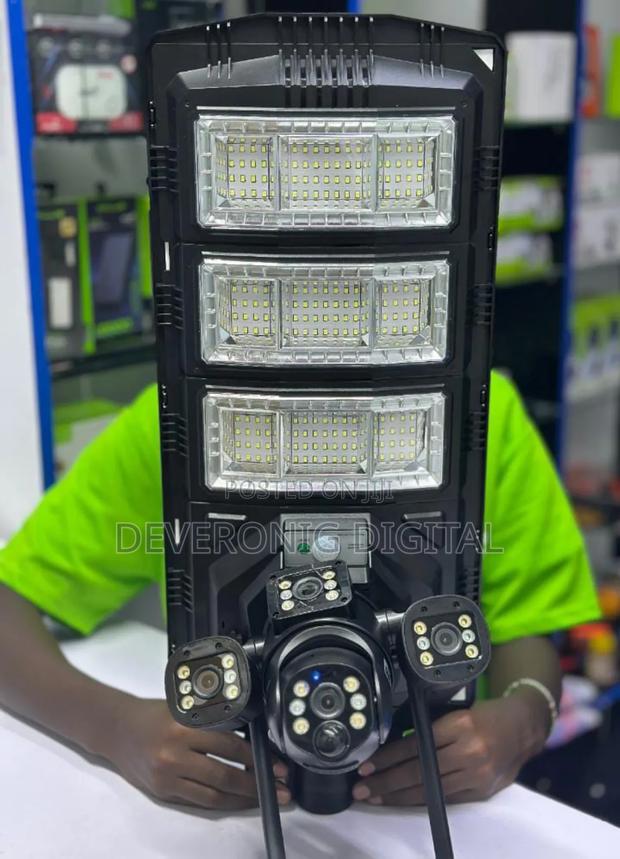 Vc23-4g (Triple Lens With Floodlight)4g + FloodlightCamera - main view