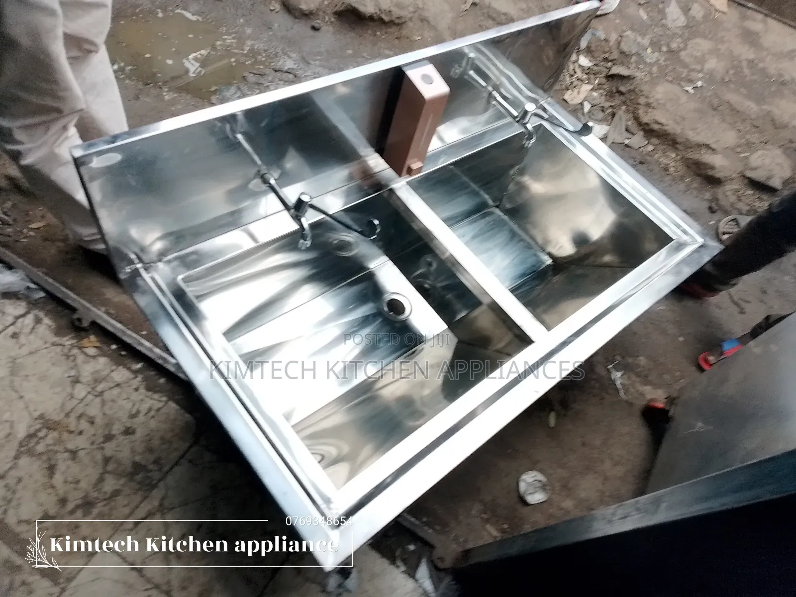 Shiny Scrub Sink