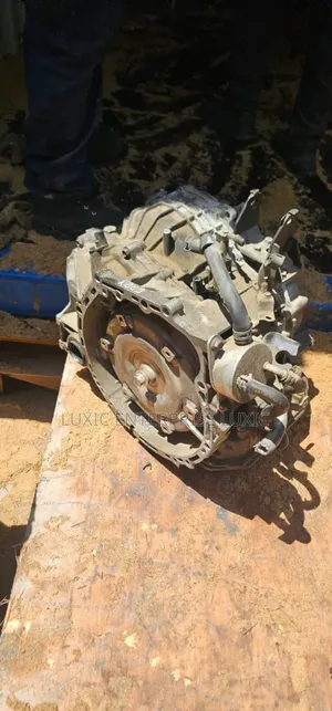 2az Toyota Vanguard Gearbox in Good Condition