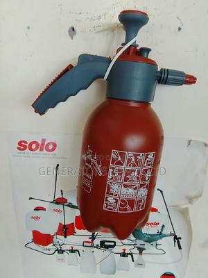 2l Manual Pressure Sprayer - thumbnail 2