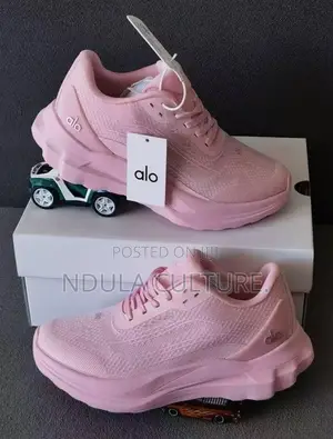 Alo Sneakers