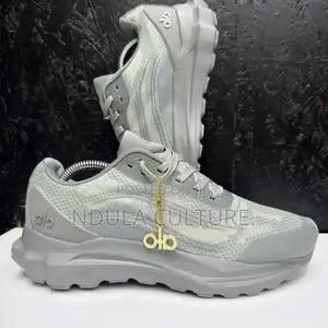 Alo Sneakers