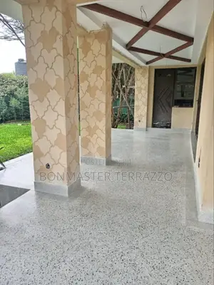 Master Floor Fundi