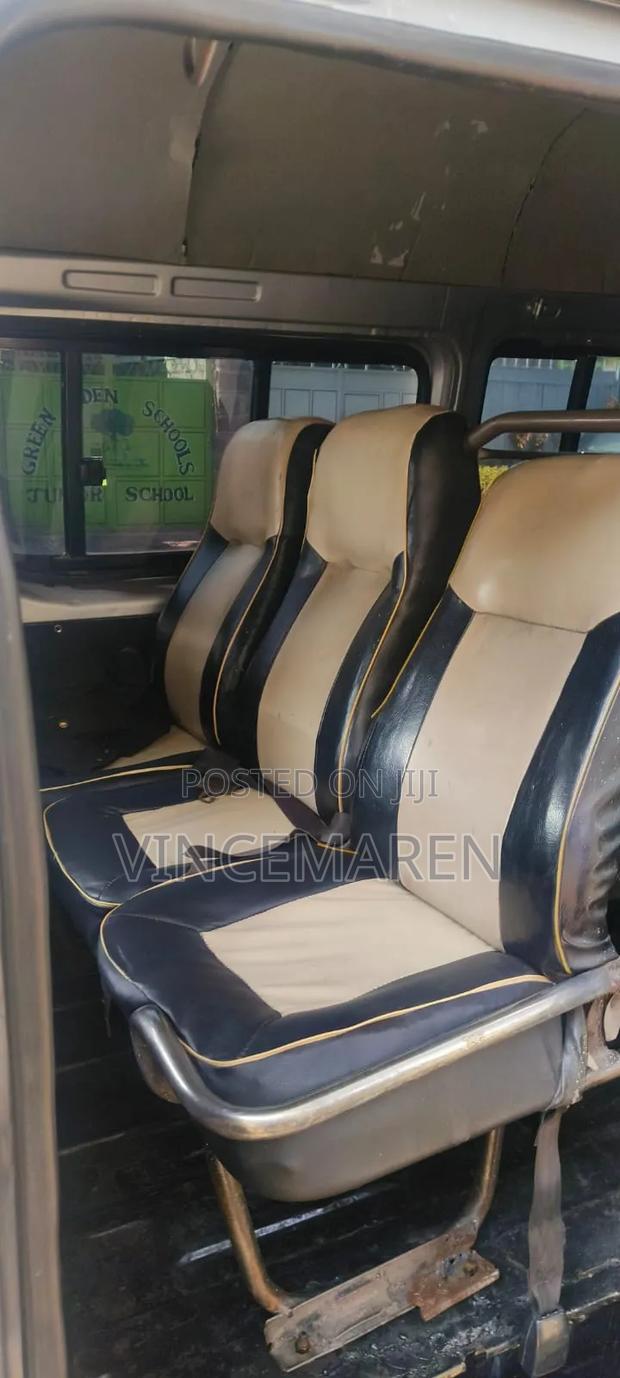 Toyota HiAce 2012 Silver - thumbnail 8