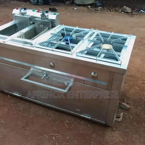 High Pressure Gas Cooker and Underneath Pizza Oven - main view