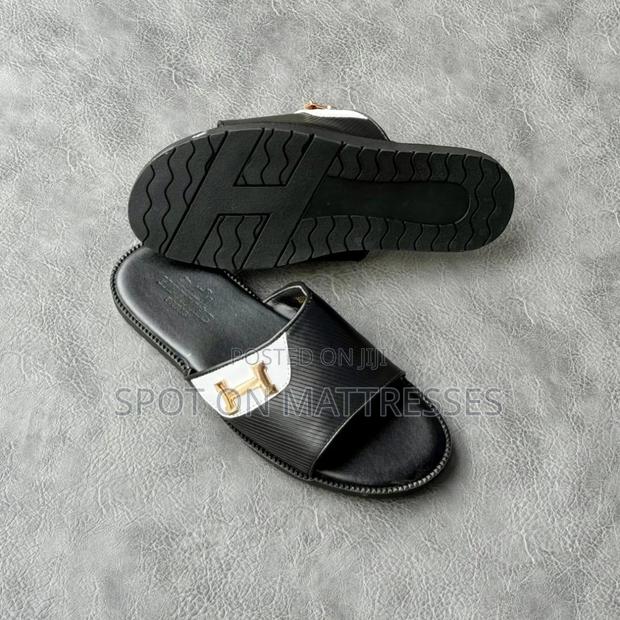 Classic Hermes Sandals For Men. Available Sizes 40-46.