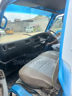 Nissan Caravan (Urvan) 2000 White