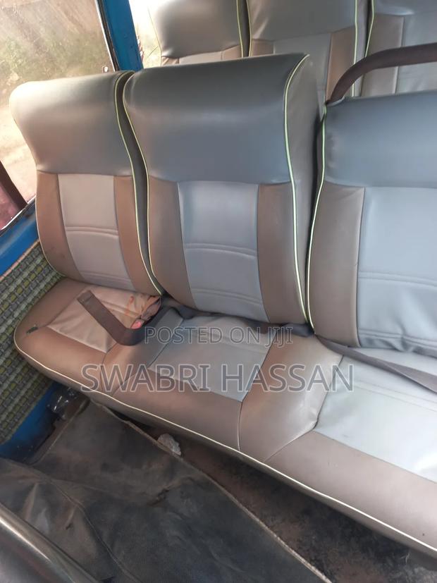 Nissan Caravan (Urvan) 2000 White - thumbnail 3