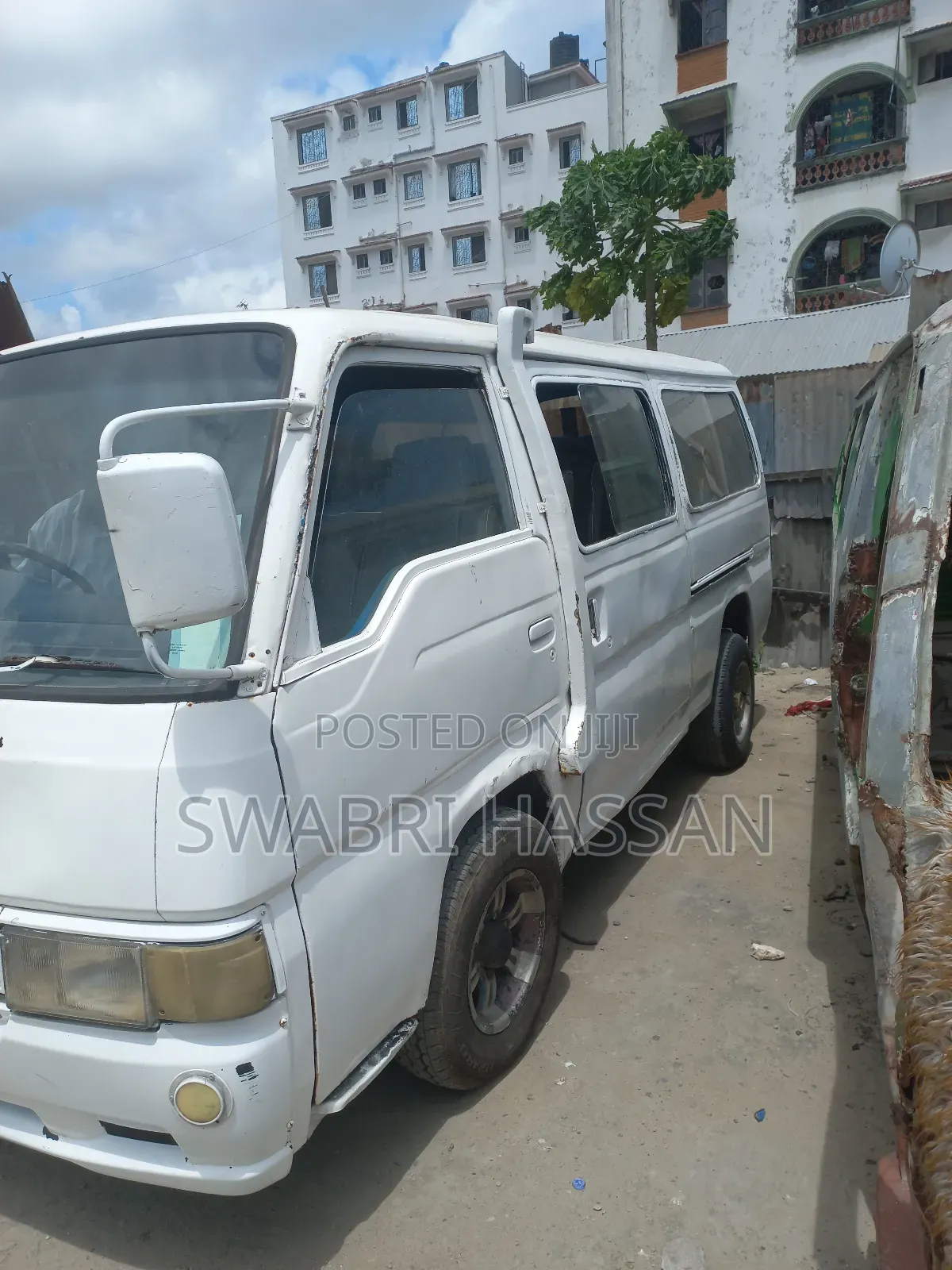 Nissan Caravan (Urvan) 2000 White