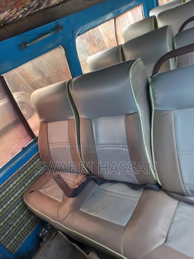 Nissan Caravan (Urvan) 2000 White - thumbnail 8