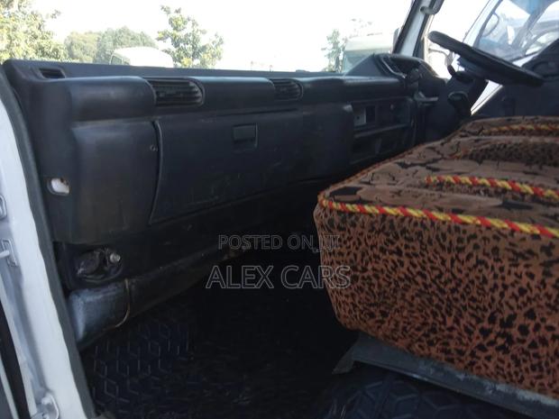 Isuzu NPR Tru K - thumbnail 10
