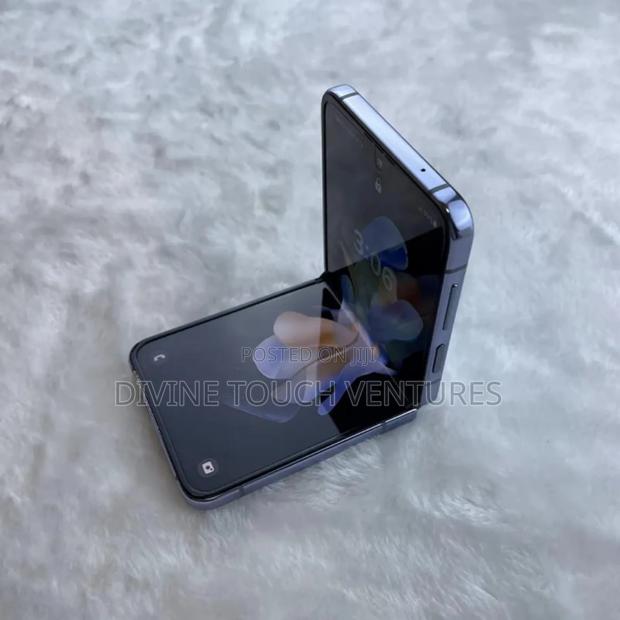 Samsung Galaxy Z Flip4 256 GB Black - thumbnail 4