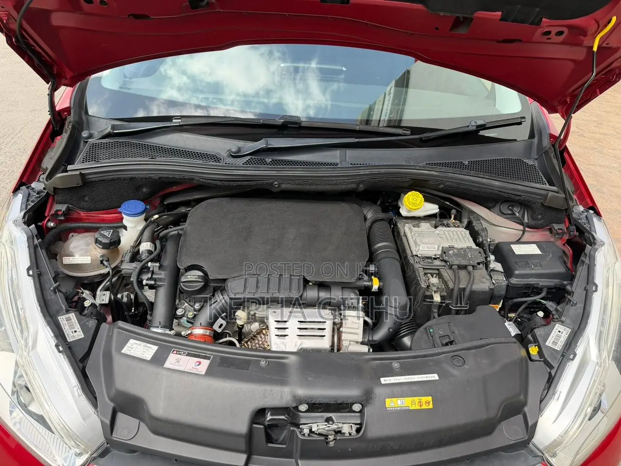 Peugeot 208 2018 Red