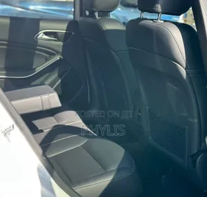 Mercedes-Benz GLA-Class 2018 White