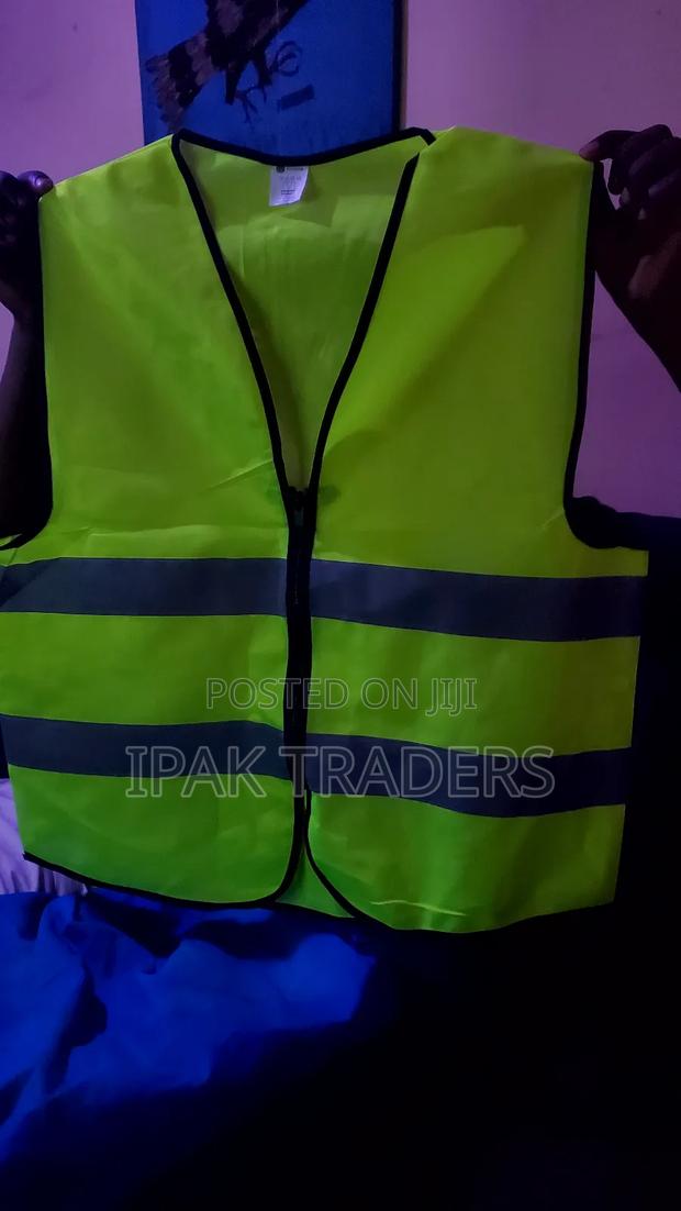Reflector Vest With Zipper - thumbnail 2