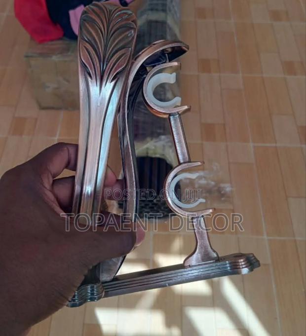 Brown Double Cobra Brackets Design Rod Brackets