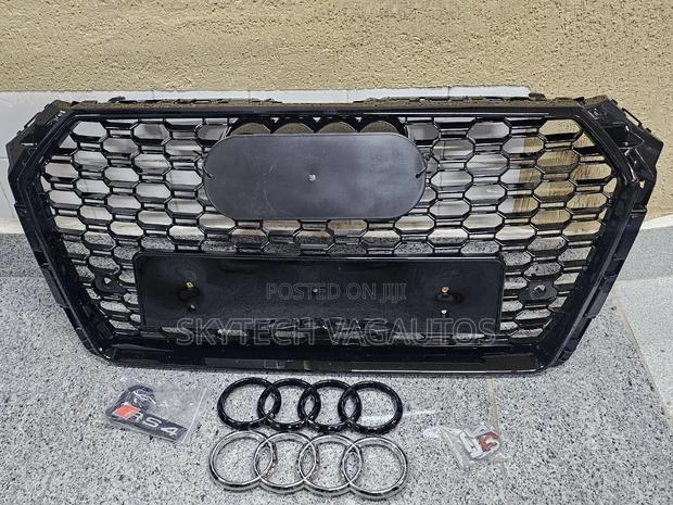 Audi A4 2017 Front Bumper Grill - thumbnail 2