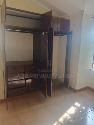 4bdrm Villa in Sawada Villas, Gateway Mall Area for rent