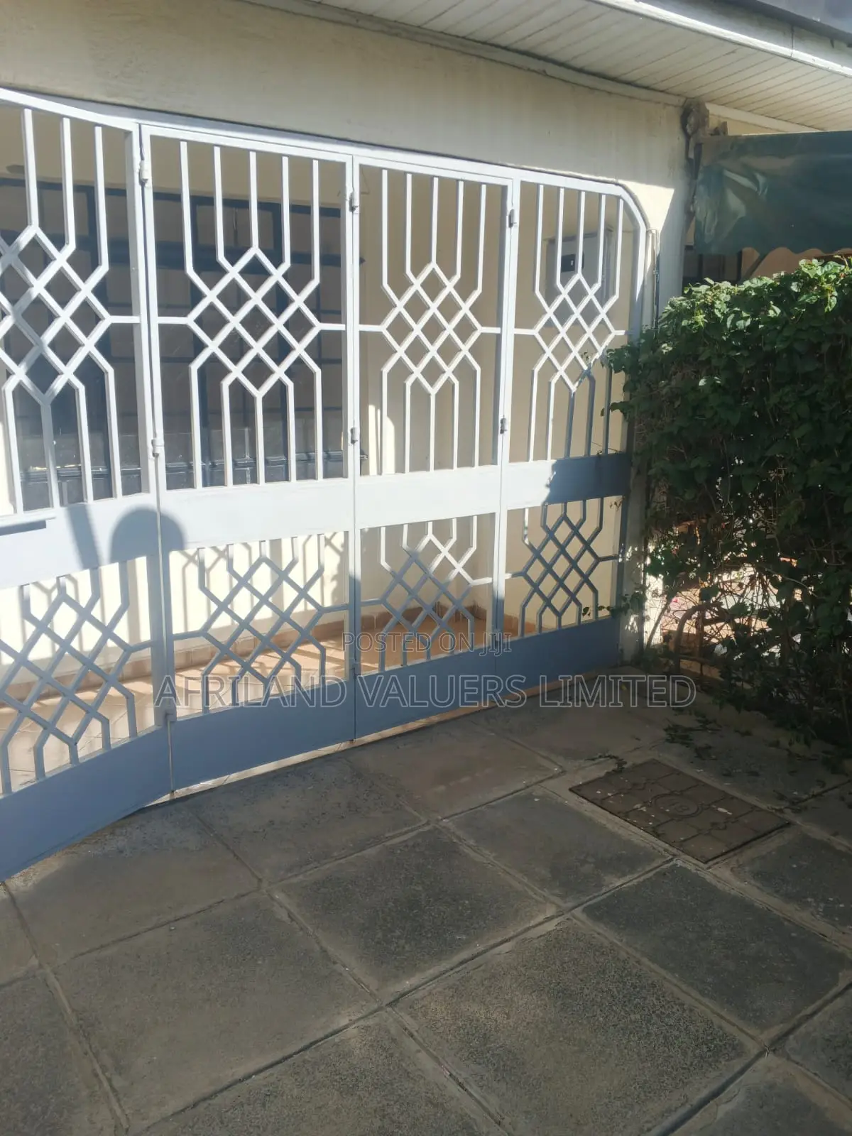 4bdrm Villa in Sawada Villas, Gateway Mall Area for rent