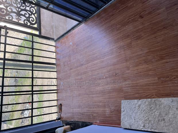 Earth Brown Lvt - main view