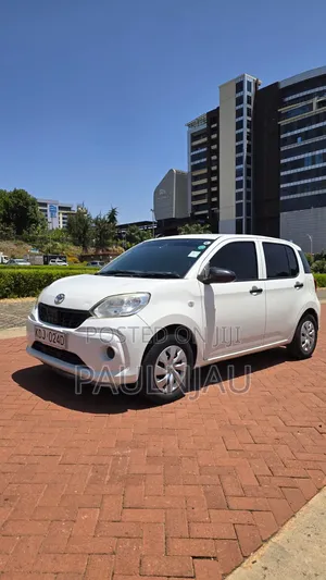 Toyota Passo 2016 White