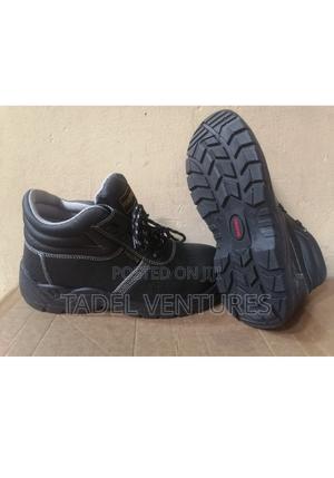 Safetyboots - main view