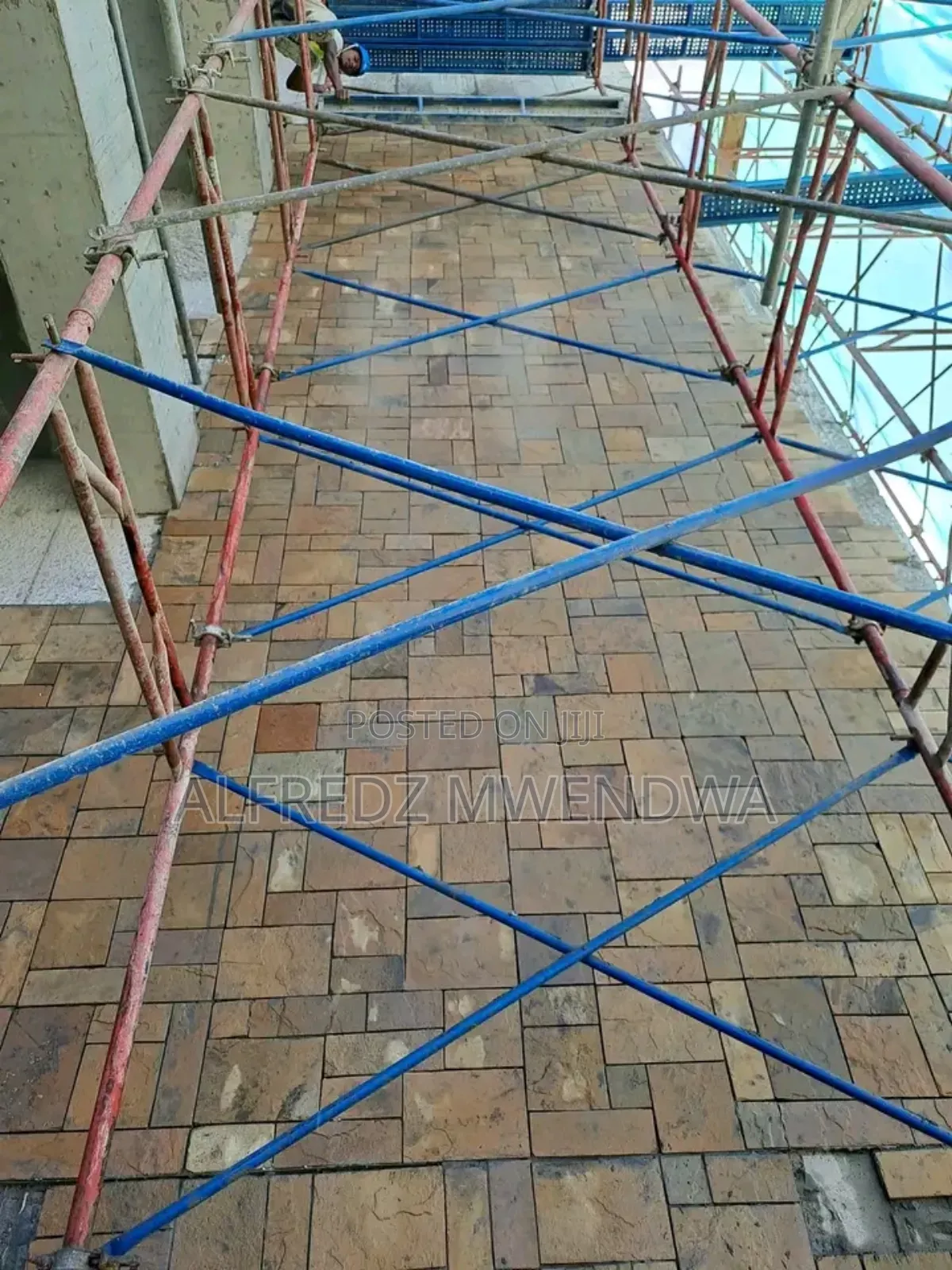 Mazeras, Cladding Fiting