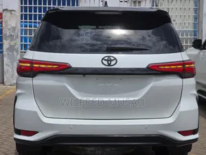 Toyota Fortuner 2.8 D AWD 2020 White