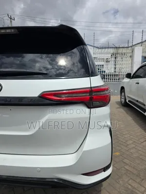 Toyota Fortuner 2.8 D AWD 2020 White